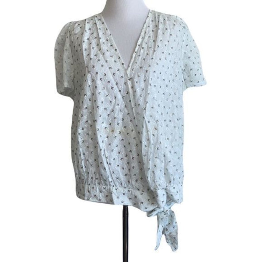 Solitaire medium floral eyelet wrap top